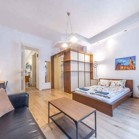 Anastasia 2 Bedrooms Apartment On Vaci Utca Budapest Exterior photo