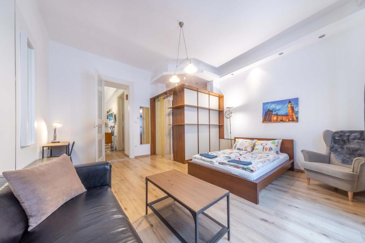 Anastasia 2 Bedrooms Apartment On Vaci Utca Budapest Exterior photo